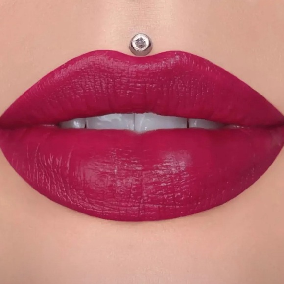 Jeffree Star Other - Jeffree Star Velvet Trap Major Attitude Matte Lipstick